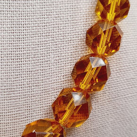 Vintage Topaz Crystal Graduated Bead Necklace with Push Clasp, 17 Inches - Picture 5 of 9